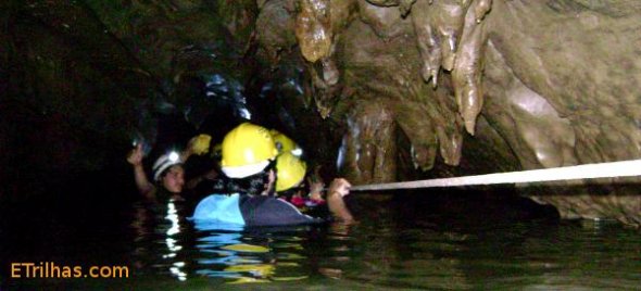 travessia-na-agua-caverna-alambaria-de-baixo-nucleo-ouro-preto-petar travessia-na-agua-caverna-alambaria-de-baixo-nucleo-ouro-preto-petar