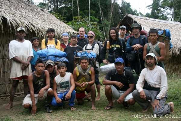 equipe_acampada_na_tribo_amazonia