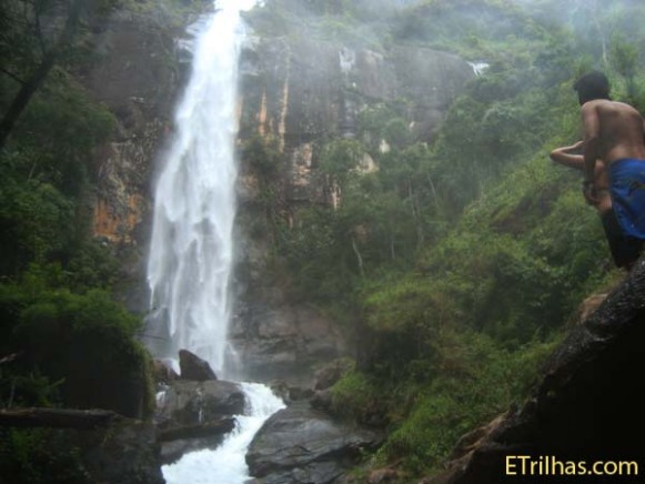 Adimirando Cachoeira da Fragaria - Itamonte - Minas Gerais