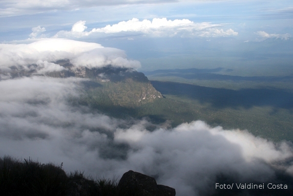 No ponto mais alto do Brasil, Pico da Neblina